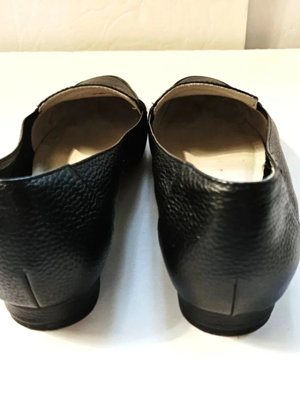 Bettye Muller Size 7 M Vali Loafers Black Pebbled Leather Slip-On Flats Women's